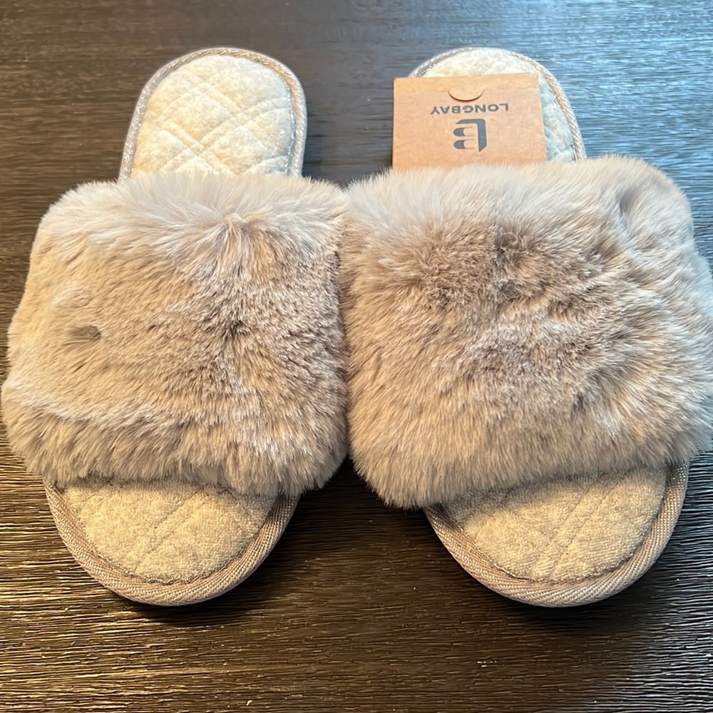 NWT- Faux fur open toe slippers